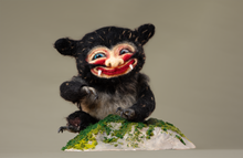 Yokai Doll：Hobeni Taro (Blushy‑Cheeked Taro) / 頬紅太郎（ほおべにたろう）